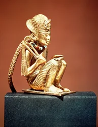 Anhänger, der Amenophis III. (1403-1365 v. Chr.) darstellt, aus dem Grab von Tutanchamun, Neues Reich (Gold)