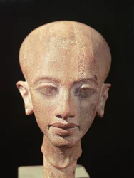 Porträtbüste einer Tochter von König Echnaton (1353-1337 v. Chr.) um 1375 v. Chr.