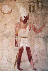 Relief, das Thutmosis III. mit der Krone Unterägyptens zeigt, Totentempel der Königin Hatschepsut, Deir el-Bahari, Thebanische Nekropole