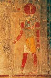 Relief mit Ra Horakhty, Totentempel von Hatschepsut, Deir el-Bahari, Thebanische Nekropole (UNESCO-Welterbeliste)