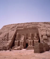 Ägyptische Antiquität: Koloss des Tempels von Ramses II. 1271-1256 v. Chr. Abu Simbel, Assuan, Ägypten