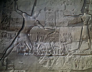 Libysche Gefangene, Relief, Außenwand der Großen Hypostylhalle, Tempel des Amun, Karnak-Tempelkomplex (Unesco-Welterbeliste)