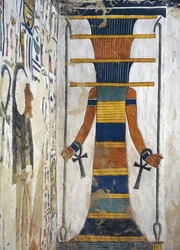 Osiris als Djed-Pfeiler, in jeder Hand ein Was-Zepter und an jedem Handgelenk ein Anch, Detail aus dem ersten westlichen Nebenraum des Grabes der Nefertari. Ägypten, Theben, Luxor, Tal der Königinnen, Grab der Nefertari, Nebenraum der Grabkammer