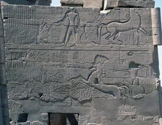 Schlacht von Seti I. gegen Palästina, Relief, Ostaußenwand der Großen Hypostylhalle, Karnak-Tempelkomplex (UNESCO-Welterbeliste)