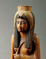 Holzstatue von Ahmes Nefertari, Frau von Amenhotep I, Detail, die Büste, Neues Reich, Dynastie XIX