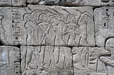 Relief mit der Darstellung nördlicher Gefangener in der Schlacht Ramses