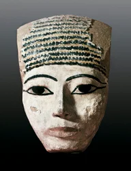 Altes Ägypten: Porträt für einen ägyptischen Sarkophag. 17.-12. Jahrhundert v. Chr. Polychrome Holzschnitzerei. Monistrol von Montserrat, Montserrat Museum.