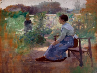 Frau im Garten sitzend