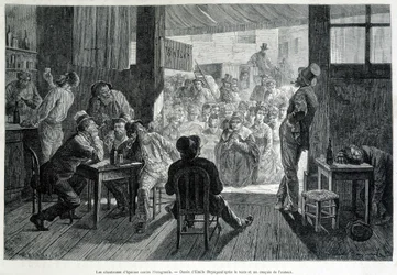 Eine Gruppe von Frauen vor einer Bar, die für Frauen verboten ist, singt Hymnen gegen Alkoholismus.