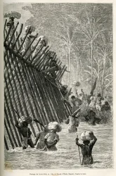 Der Durchgang des Lovoi-Flusses (oder Teufelsfluss) (Region Katanga, Kongo) durch die Expedition, Zeichnung von Emile Bayard, zur Illustration der Reise durch Afrika, von Sansibar (Tansania) nach Benguela (Angola), von 1873 bis 1876, von britischem Komman