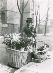 Eine Blumenverkäuferin