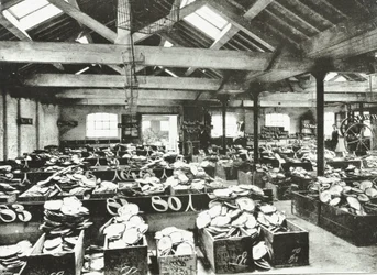 Bull Wharf, Innenansicht des Shell Warehouse, London, 1890