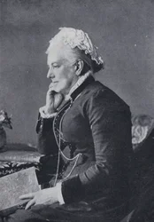 Charlotte Mary Yonge (s/w Foto)