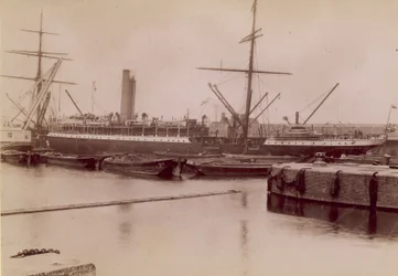 Dock am Fluss Themse, London