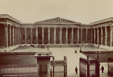 Vorderansicht des British Museum