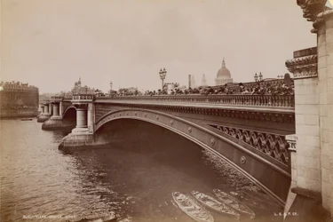 Gesamtansicht der Blackfriars Bridge