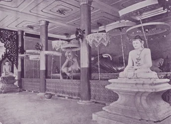 Innerhalb der Pagode, Rangoon
