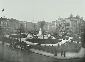 Leicester Square, Westminster LB: Blick nach Nordosten, 1896