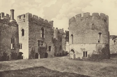Ludlow Castle, Innerer Hof und Runde Kapelle
