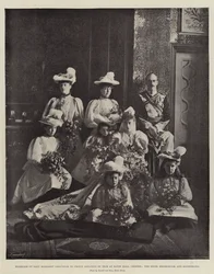 Hochzeit von Lady Margaret Grosvenor mit Prinz Adolphus von Teck in Eaton Hall, Chester, die Braut, der Bräutigam und die Brautjungfern