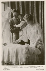 Mary, Prinzessin Royal, und ihr Ehemann, Viscount Lascelles, mit ihren Söhnen George und Gerald