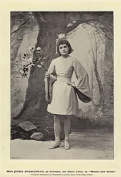 Miss Jessie Huddleston als Tau-Mann, die Morgendämmerungs-Fee, in Hänsel und Gretel