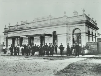 Notting Hill Gate Station: Außenansicht der Metropolitan Railway, 1868