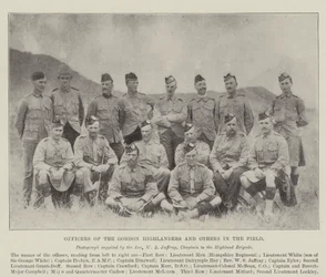 Offiziere der Gordon Highlanders und andere im Feld