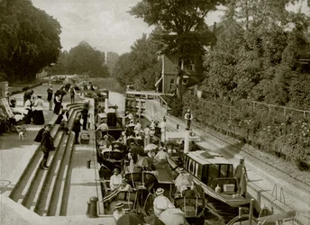 Auf der Themse: Boulter