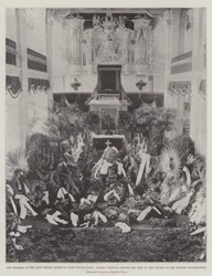 Die Beerdigung des verstorbenen Prinzen Alfred von Sachsen-Coburg-Gotha, Blumenschmuck um die Bahre in der Kirche des Schlosses Friedenstein