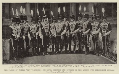 Der Besuch des Prinzen von Wales in Oxford, seine königliche Hoheit und Offiziere der Queens Own Oxfordshire Hussars