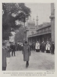 Der achtzigste Geburtstag der Königin in Brighton, der Bürgermeister und die Bürgermeisterin kehren vom Gottesdienst im Dome zurück