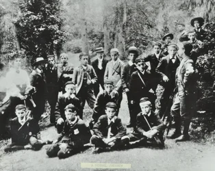 Die erste Schulfahrt des London School Board. Kinder der Bell Road Higher Grade School, Peckham besuchen ein Bergwerk im Forest of Dean, 1896