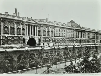 Victoria Embankment, Westminster LB: Somerset House, Erhebung zum Victoria Embankment, 1896