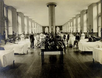 Victoria Station im St. Thomas Hospital, London, ca. 1900