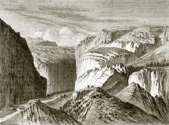 Ein Canyon oder Gebirgspass in der Sierra