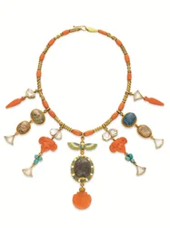 Ägyptische Revival-Koralle, Multi-Edelstein und Goldkette, ca. 1870er