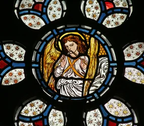 Engel, der die Pfeifen spielt