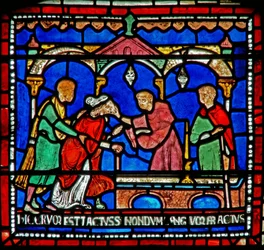 Detail aus dem Wunderfenster, das die Geschichte von Juliana von Rochester darstellt