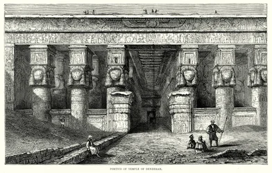 Portikus des Tempels von Denderah