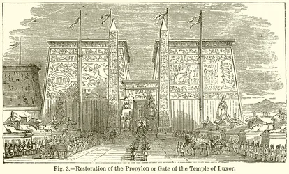 Restaurierung des Propylons oder Tors des Tempels von Luxor