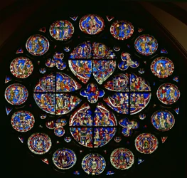 Rosettenfenster, das das Jüngste Gericht darstellt