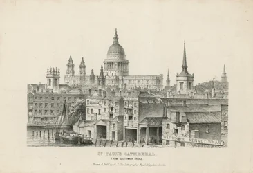 St. Pauls Kathedrale von der Southwark Bridge