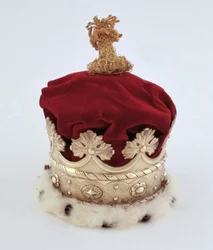 Krone der Herzogin von Norfolk (versilbertes Silber, Samt und Hermelin)
