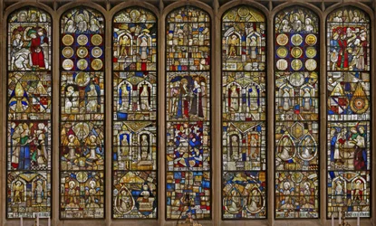 Ostfenster mit bemerkenswerter Sammlung von Tafeln