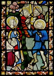 Das Ostfenster, das den heiligen Petrus zeigt, wie er mit Christus auf dem Wasser geht