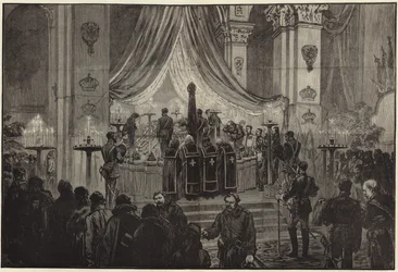 Der verstorbene Kaiser liegt im Staat in der Kirche von St. Peter und St. Paul