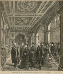 Die Eröffnung der Gebäude der London University - Ankunft der Königin