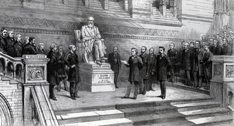Enthüllung der Statue des verstorbenen Charles Darwin im Natural History Museum, South Kensington, 9. Juni 1885