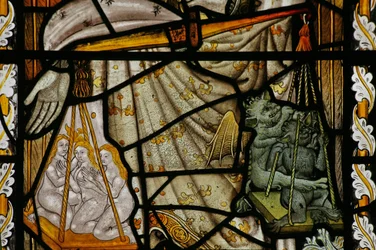 Fenster Na mit Darstellung von St. Michaels Waage mit Teufel und Seelen in den Waagschalen